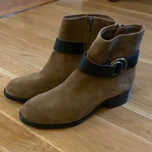 Tan suede Frye short boots